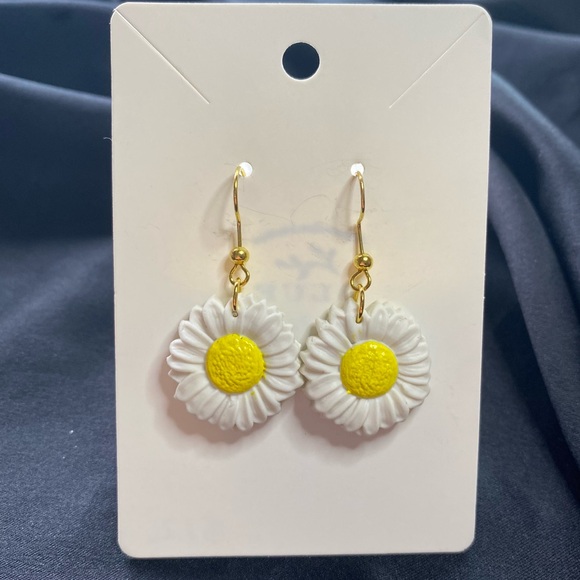 Blue Willow Boutique Earrings - Picture 3 of 3